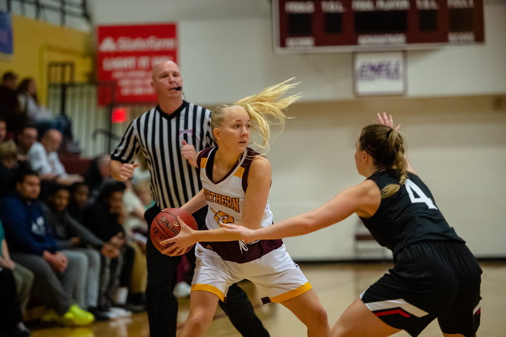 Lights, Skylights get first taste of Frontier basketball - Havre Daily News